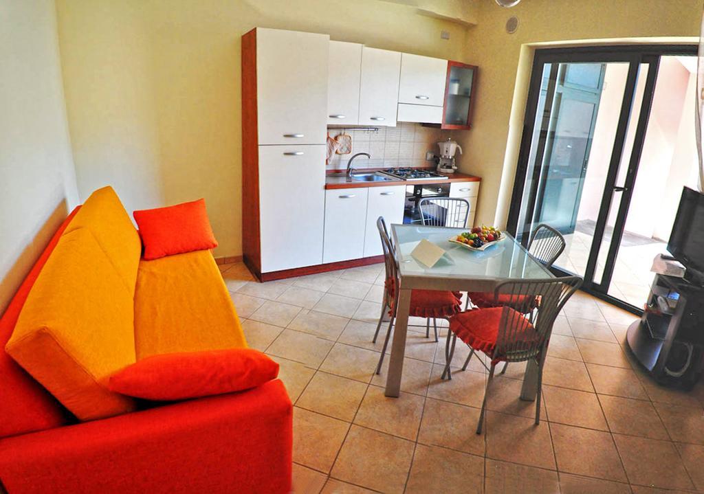 Appartamenti Vacanze Mareemare Capo dʼOrlando Extérieur photo